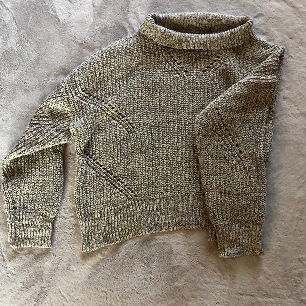 SPECKLED // Gray mock-neck sweater